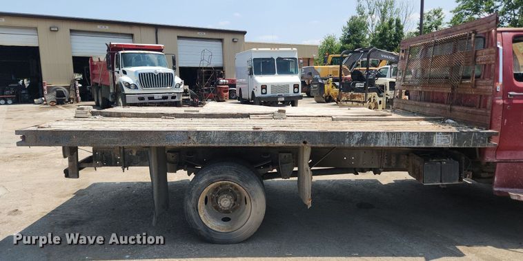 image for item LX9638 1992 Ford F600  flatbed truck