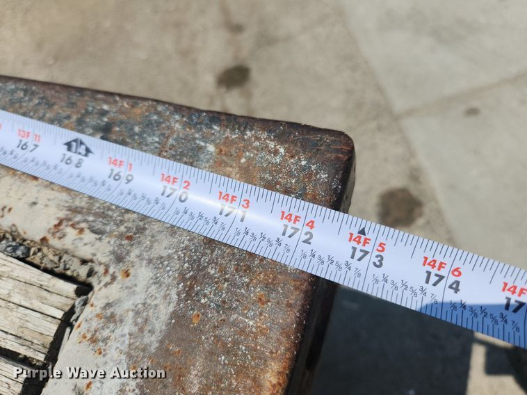 image for item LX9638 1992 Ford F600  flatbed truck