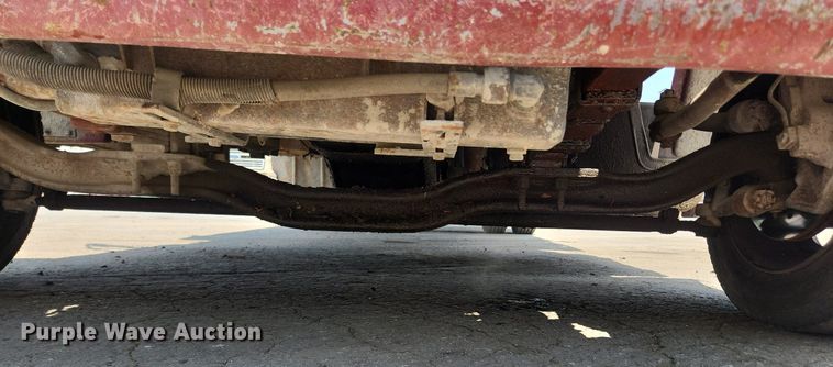 image for item LX9638 1992 Ford F600  flatbed truck