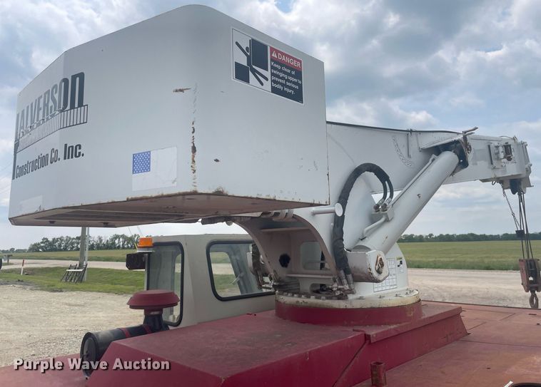 image for item LY9685 Shuttlelift 5540  crane