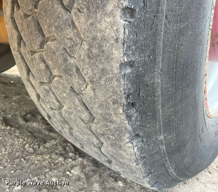 image for item LY9685 Shuttlelift 5540  crane