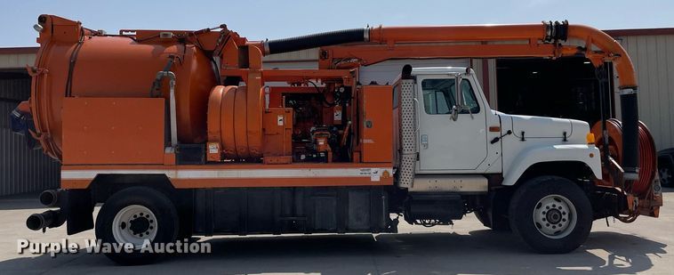 image for item LY9731 2001 International 2554  sewer jetter truck