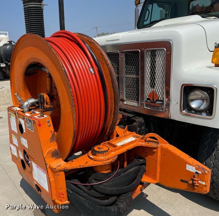 image for item LY9731 2001 International 2554  sewer jetter truck
