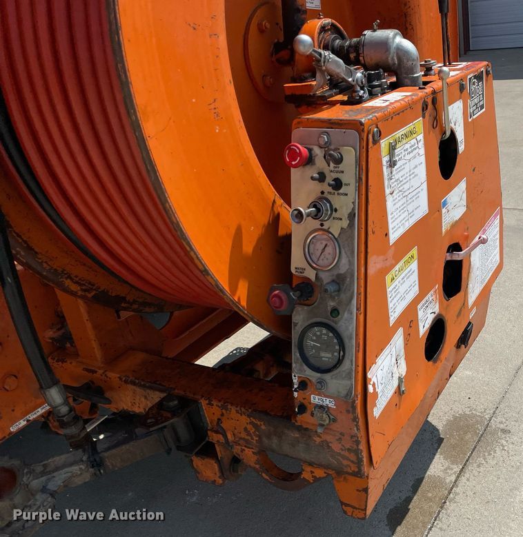 image for item LY9731 2001 International 2554  sewer jetter truck