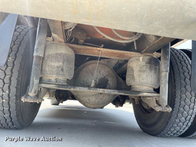 image for item LY9731 2001 International 2554  sewer jetter truck