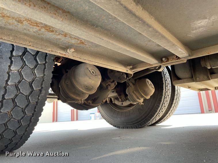 image for item LY9731 2001 International 2554  sewer jetter truck