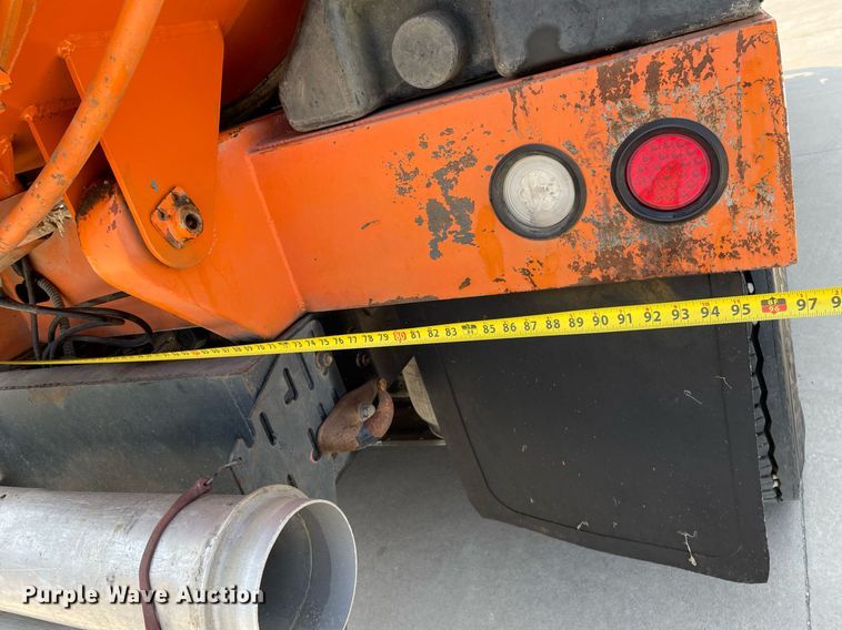 image for item LY9731 2001 International 2554  sewer jetter truck