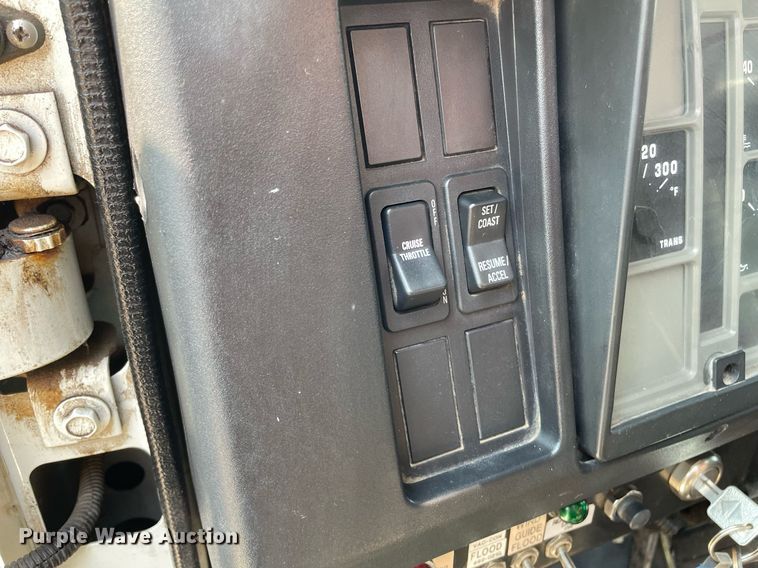 image for item LY9731 2001 International 2554  sewer jetter truck