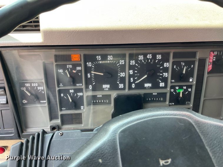 image for item LY9731 2001 International 2554  sewer jetter truck