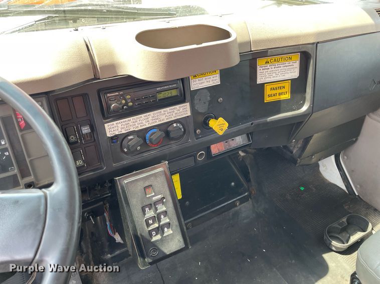 image for item LY9731 2001 International 2554  sewer jetter truck