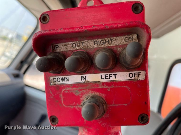 image for item LY9731 2001 International 2554  sewer jetter truck