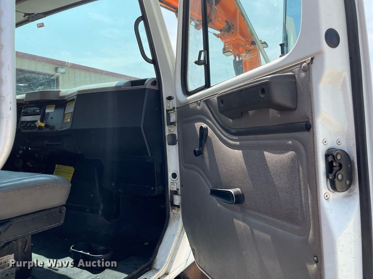 image for item LY9731 2001 International 2554  sewer jetter truck