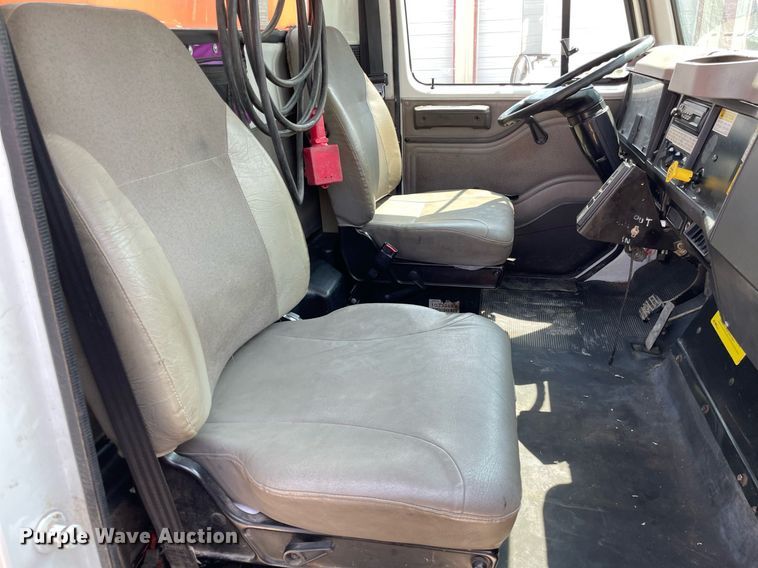 image for item LY9731 2001 International 2554  sewer jetter truck