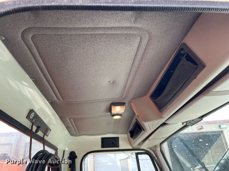 image for item LY9731 2001 International 2554  sewer jetter truck