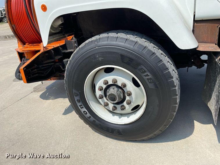 image for item LY9731 2001 International 2554  sewer jetter truck