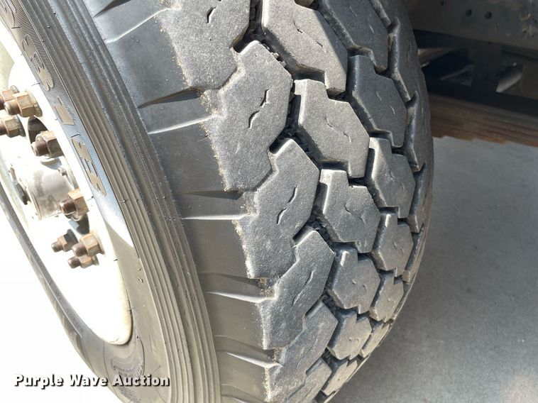 image for item LY9731 2001 International 2554  sewer jetter truck