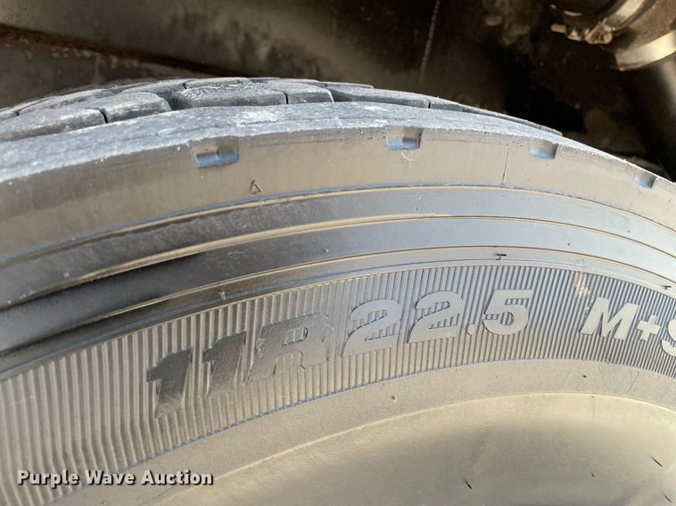 image for item LY9731 2001 International 2554  sewer jetter truck