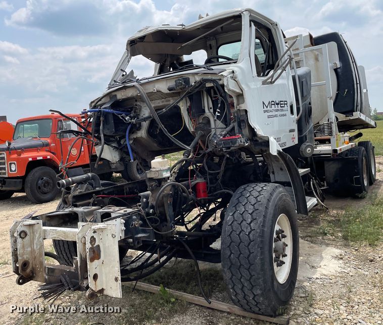 image for item LY9732 2007 Sterling LT9500  sewer jetter truck