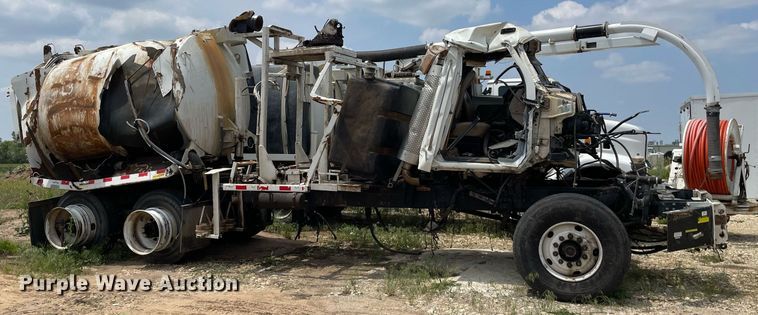 image for item LY9732 2007 Sterling LT9500  sewer jetter truck