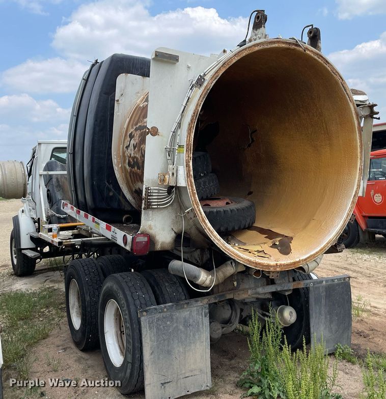 image for item LY9732 2007 Sterling LT9500  sewer jetter truck