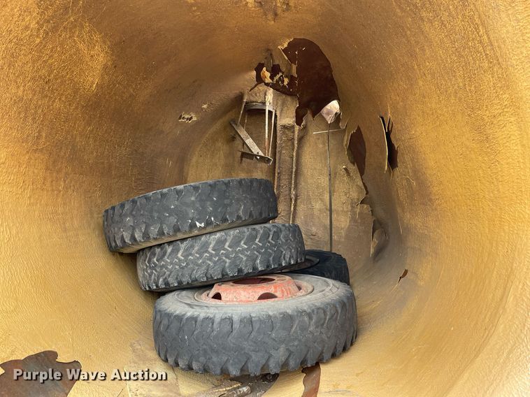 image for item LY9732 2007 Sterling LT9500  sewer jetter truck