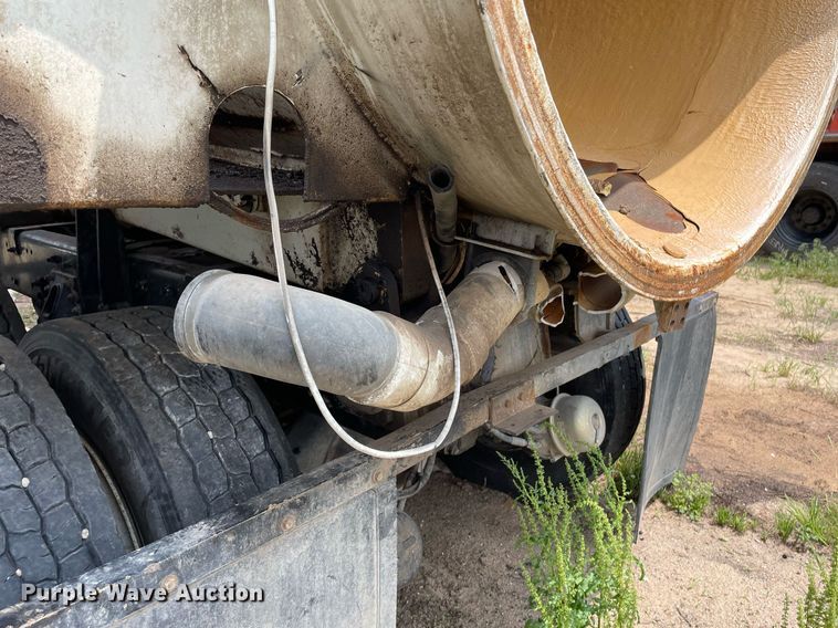 image for item LY9732 2007 Sterling LT9500  sewer jetter truck