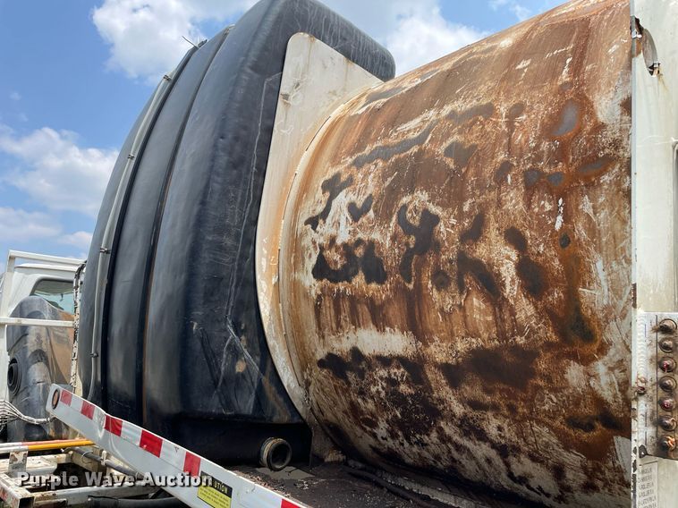 image for item LY9732 2007 Sterling LT9500  sewer jetter truck