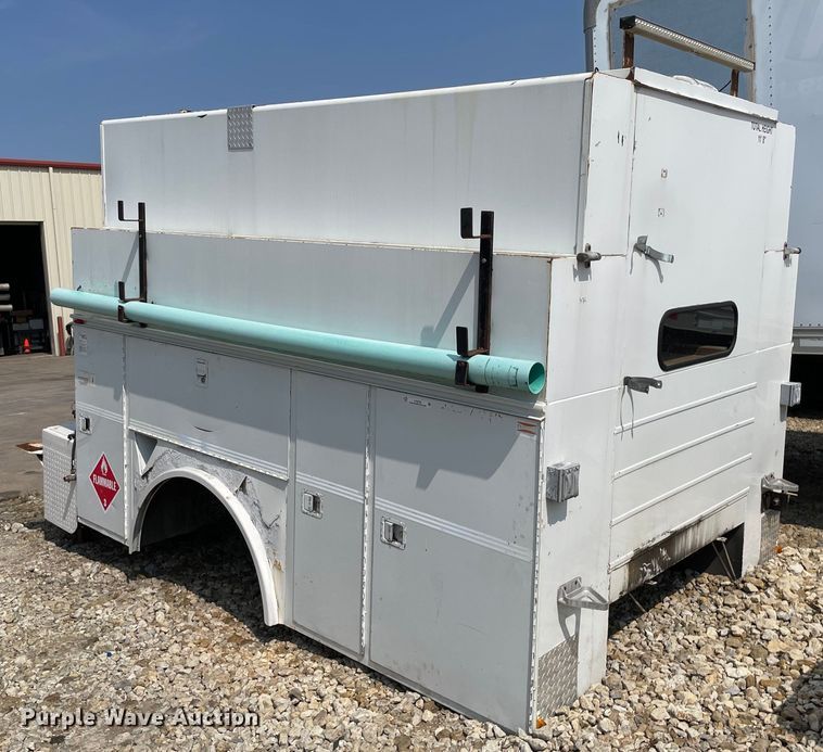 image for item LY9733 Knapheid  service bed