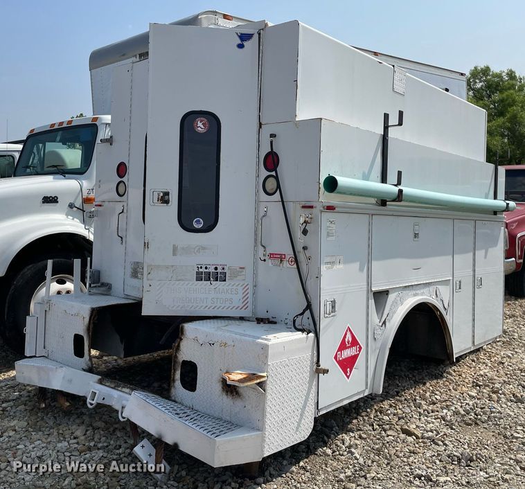 image for item LY9733 Knapheid  service bed