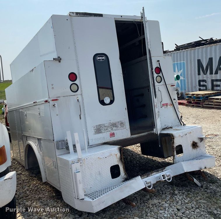 image for item LY9733 Knapheid  service bed