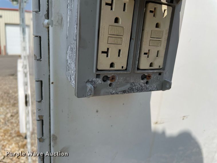 image for item LY9733 Knapheid  service bed