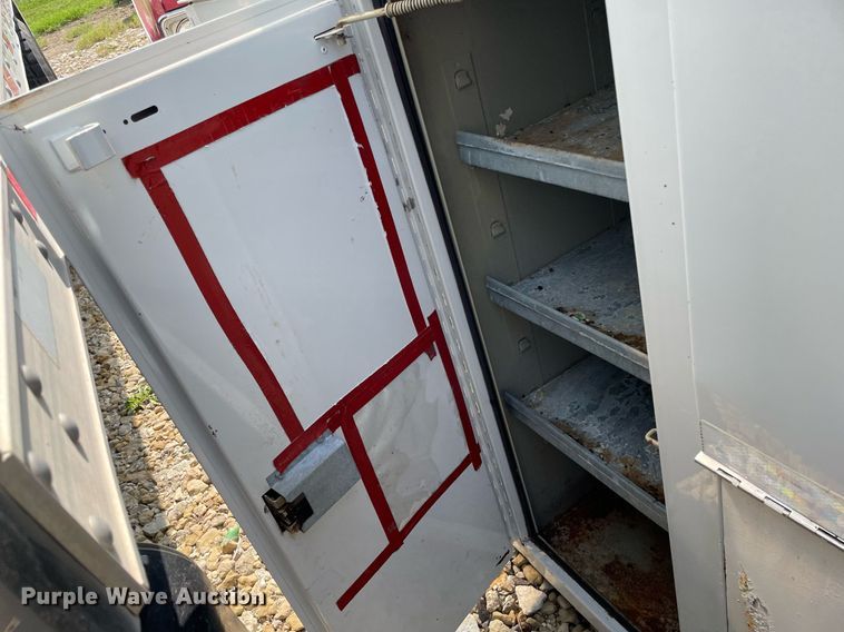 image for item LY9733 Knapheid  service bed