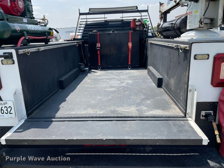 image for item LY9734 2018 Ford F350 Super Duty  Crew Cab utility bed pickup truck