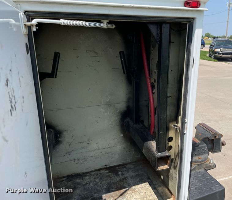 image for item LY9734 2018 Ford F350 Super Duty  Crew Cab utility bed pickup truck