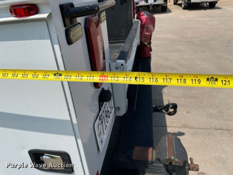 image for item LY9734 2018 Ford F350 Super Duty  Crew Cab utility bed pickup truck