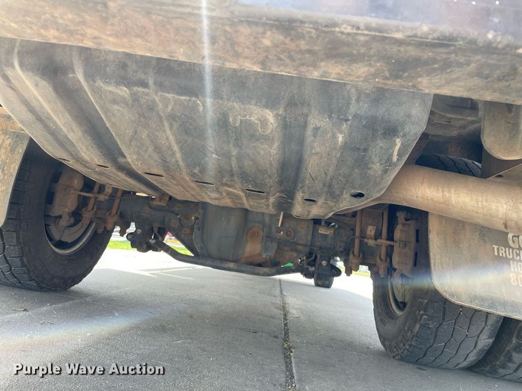 image for item LY9734 2018 Ford F350 Super Duty  Crew Cab utility bed pickup truck