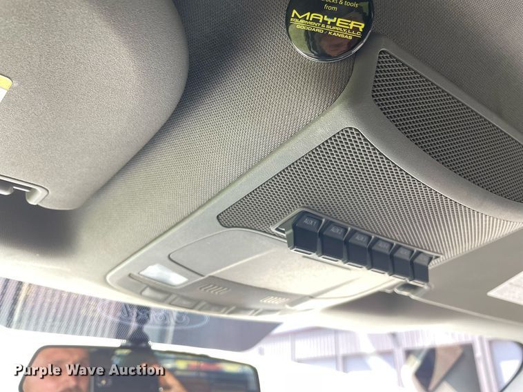 image for item LY9734 2018 Ford F350 Super Duty  Crew Cab utility bed pickup truck