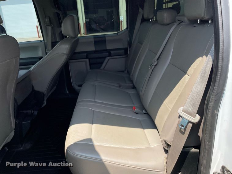 image for item LY9734 2018 Ford F350 Super Duty  Crew Cab utility bed pickup truck