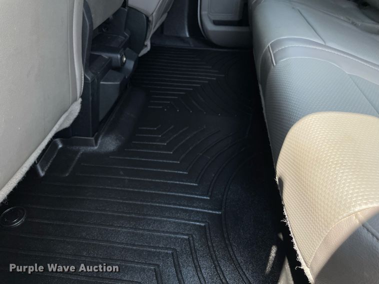 image for item LY9734 2018 Ford F350 Super Duty  Crew Cab utility bed pickup truck