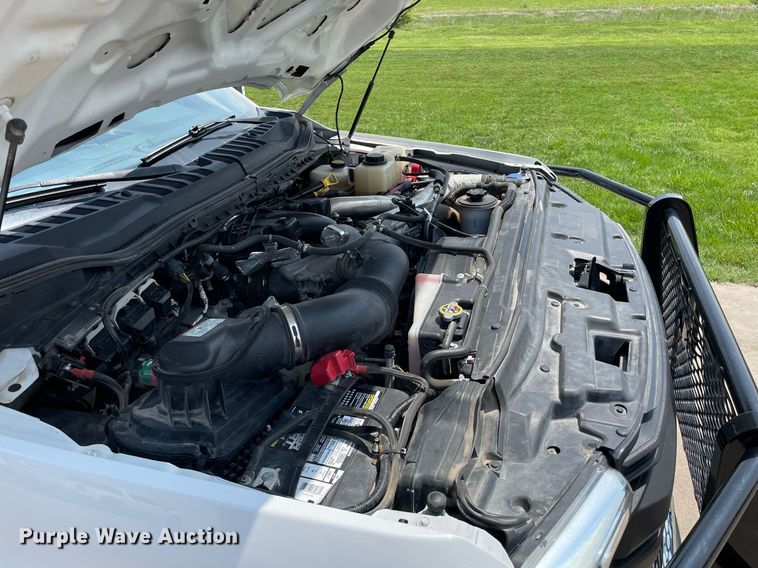 image for item LY9734 2018 Ford F350 Super Duty  Crew Cab utility bed pickup truck