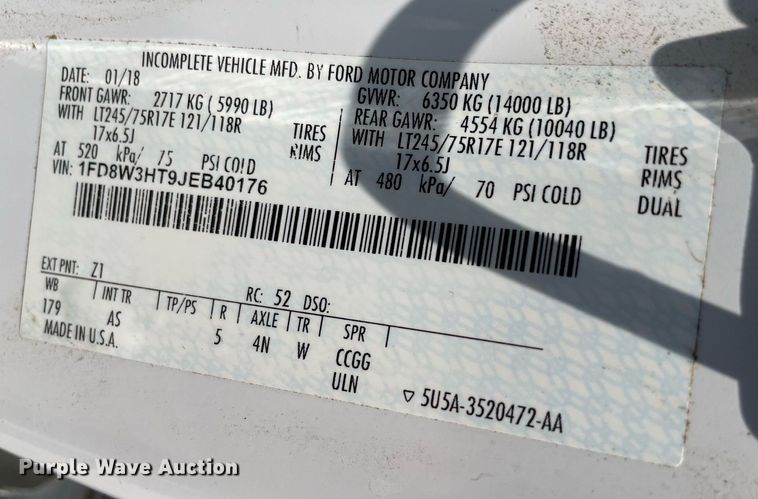 image for item LY9734 2018 Ford F350 Super Duty  Crew Cab utility bed pickup truck