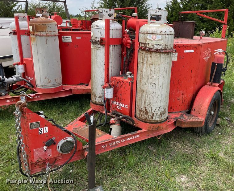 image for item LY9746 (2) Crafco E-Z Pour melter applicators