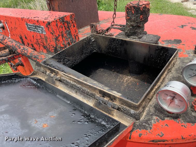 image for item LY9746 (2) Crafco E-Z Pour melter applicators