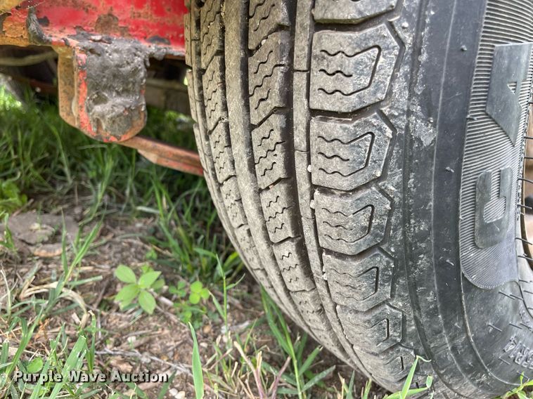 image for item LY9746 (2) Crafco E-Z Pour melter applicators