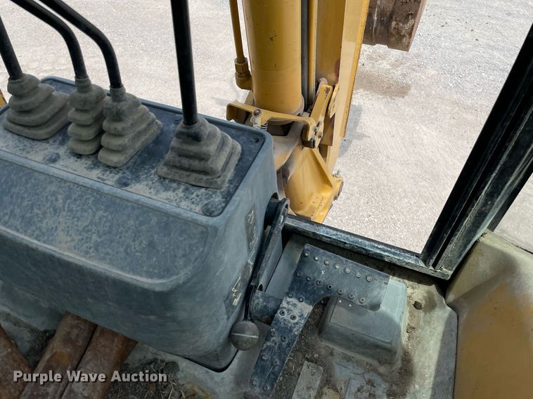 image for item LY9754 1998 Caterpillar 416C  backhoe