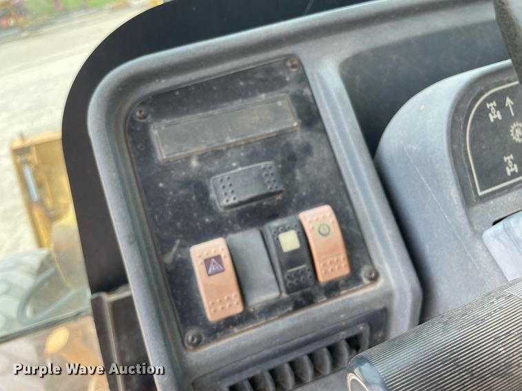 image for item LY9755 1999 Caterpillar 416C  backhoe