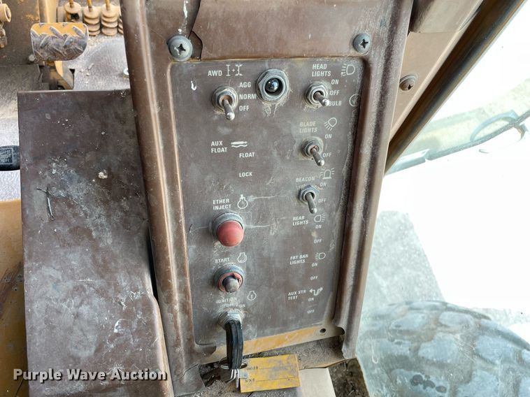 image for item LY9757 1989 Dresser 850  motor grader