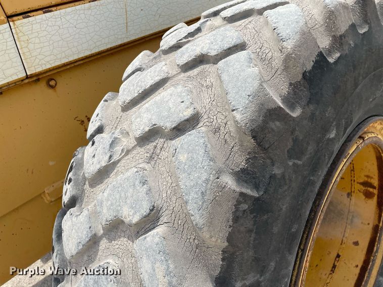 image for item LY9757 1989 Dresser 850  motor grader