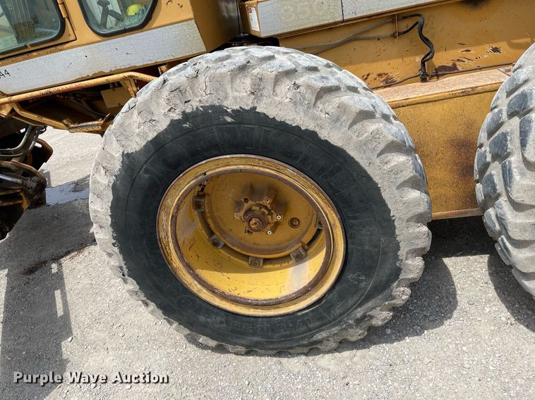 image for item LY9757 1989 Dresser 850  motor grader