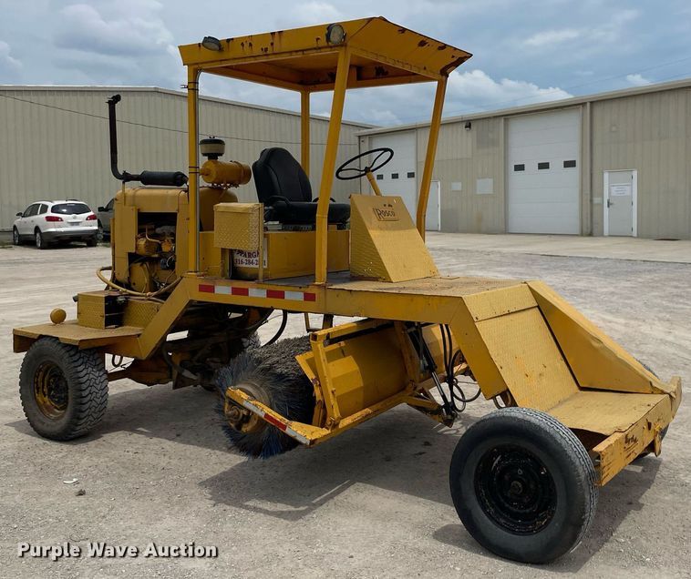 image for item LY9758 Rosco BH7  broom